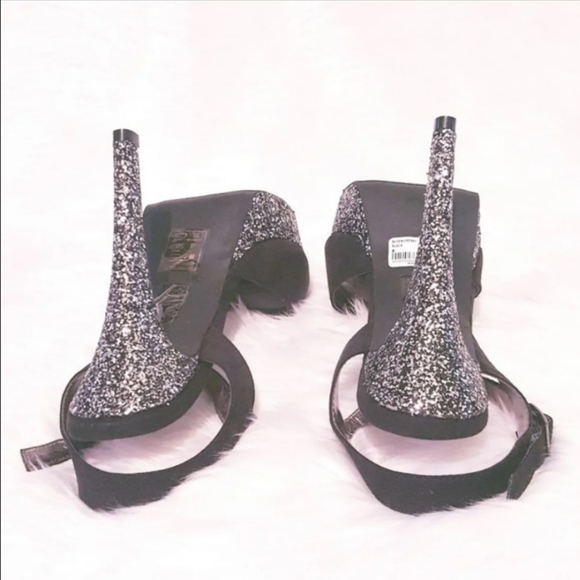 9 NWT Forever 21 Black Glitter High Heel Shoes - Picture 2 of 5
